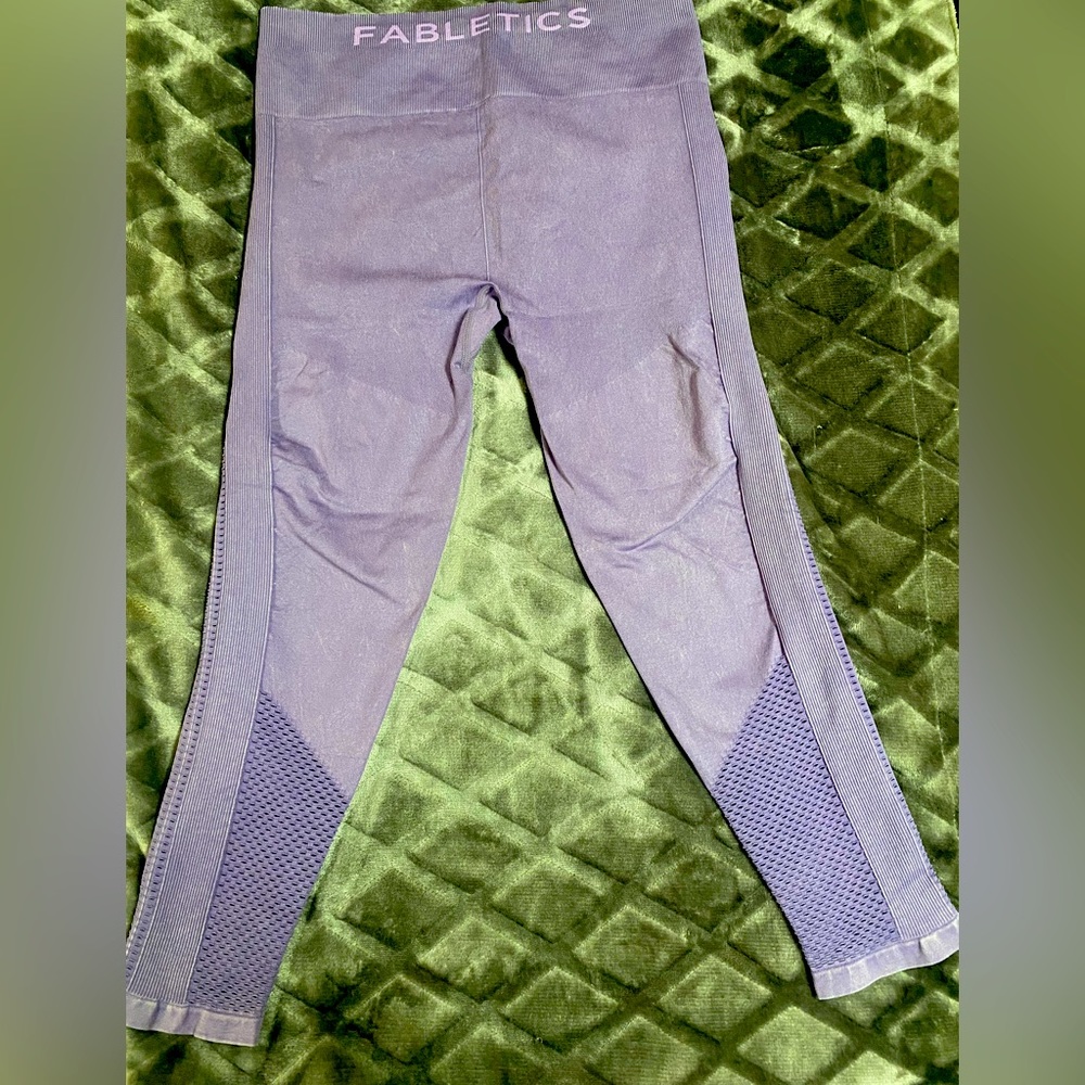 Fabletics Sync Seamless High-Waisted 7/8 Leggings